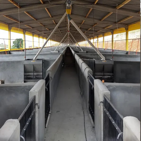 Portões em Madeira Plastica para Suinocultura.jpg