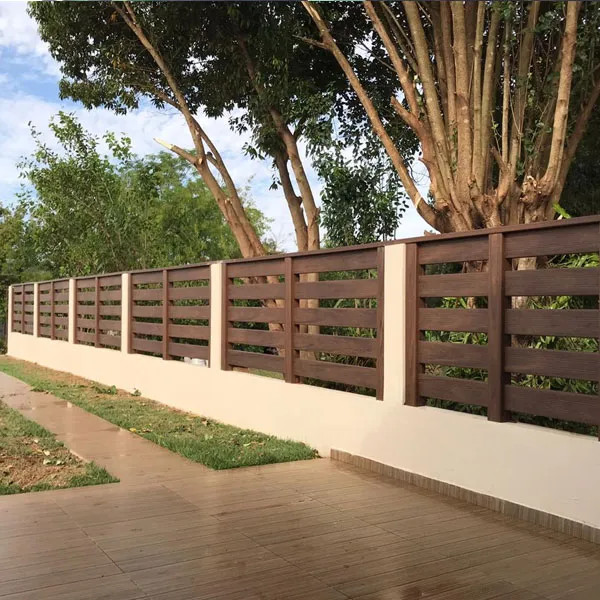 Cerca Fazenha em Madeira Plastica